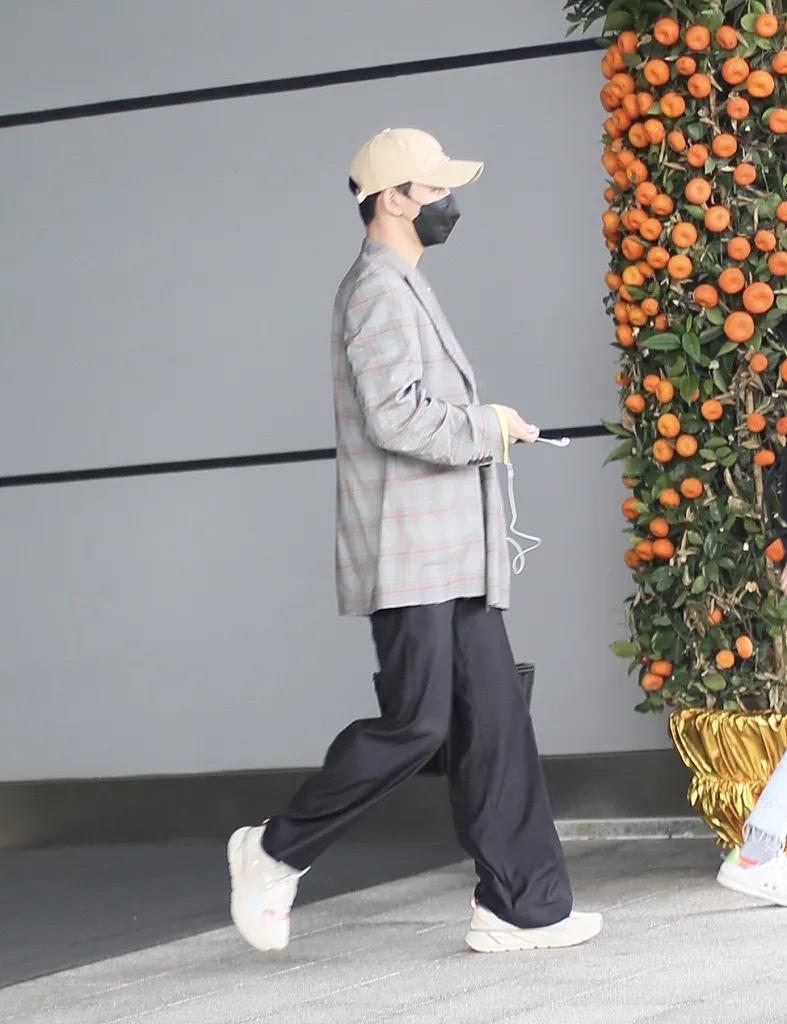 80年代复古港风男星,夏季穿搭最好看的男明星