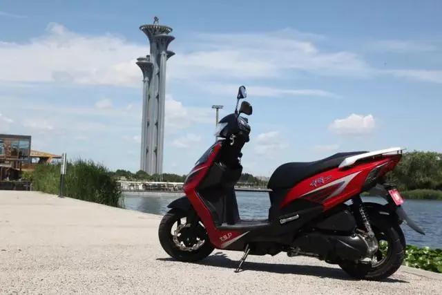 三阳出新款,三阳最新款350踏板双缸