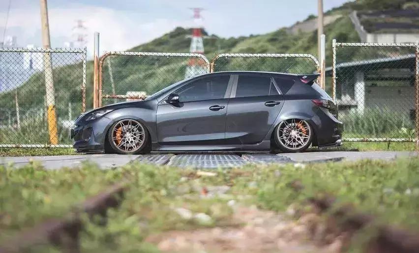 改装马自达星骋两厢2.0,马自达星骋改装气动低趴