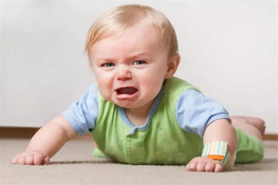 五个月的宝宝认生怎么办,五个月的宝宝只认妈妈抱怎么办