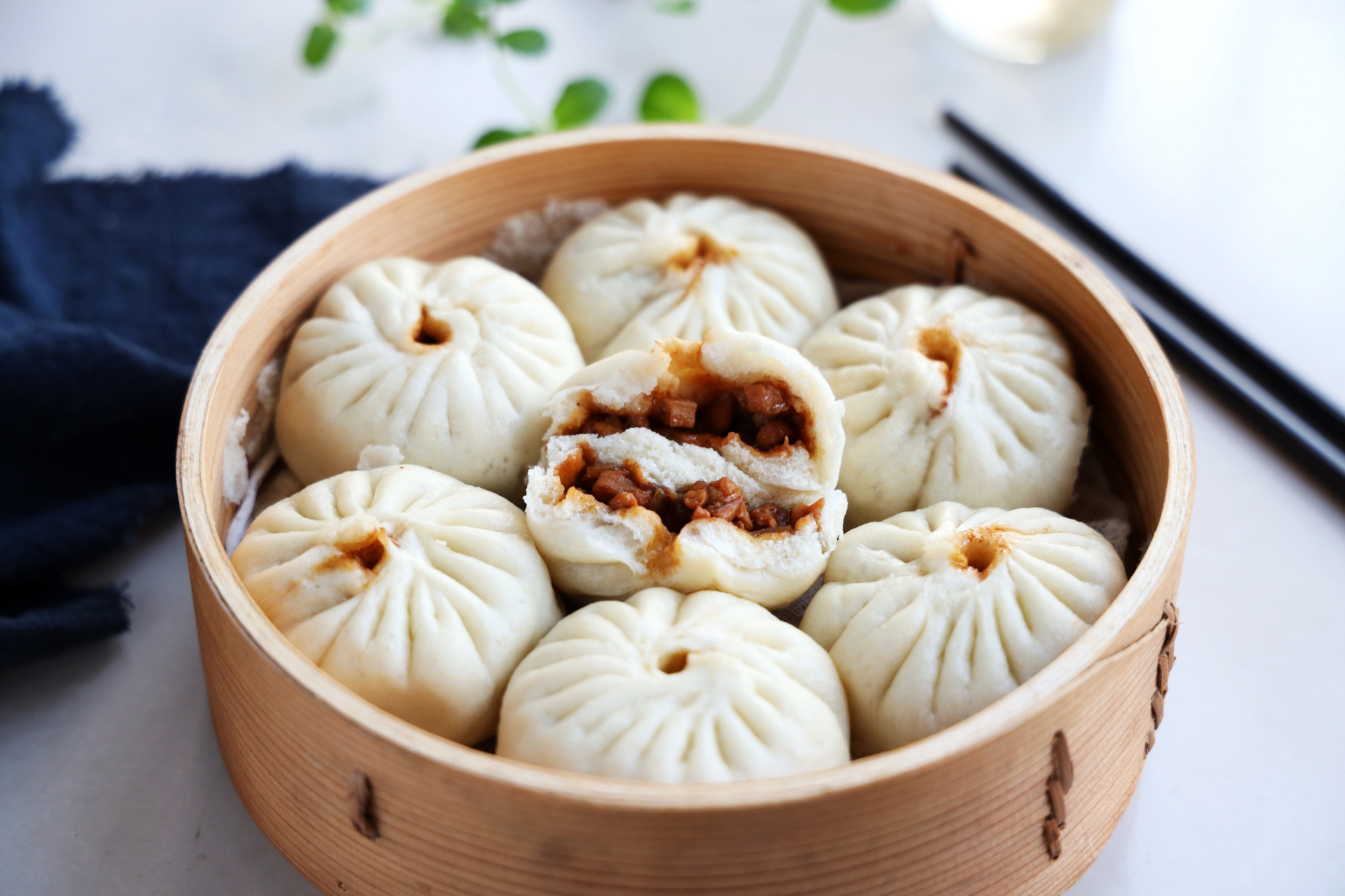 四川巴中正宗酱肉包的馅料全过程,茄子洋葱酱肉包馅料最正宗的做法