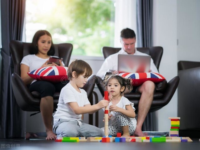 小孩在学校内向不爱说话怎么改变,孩子性格内向在学校没朋友怎么办