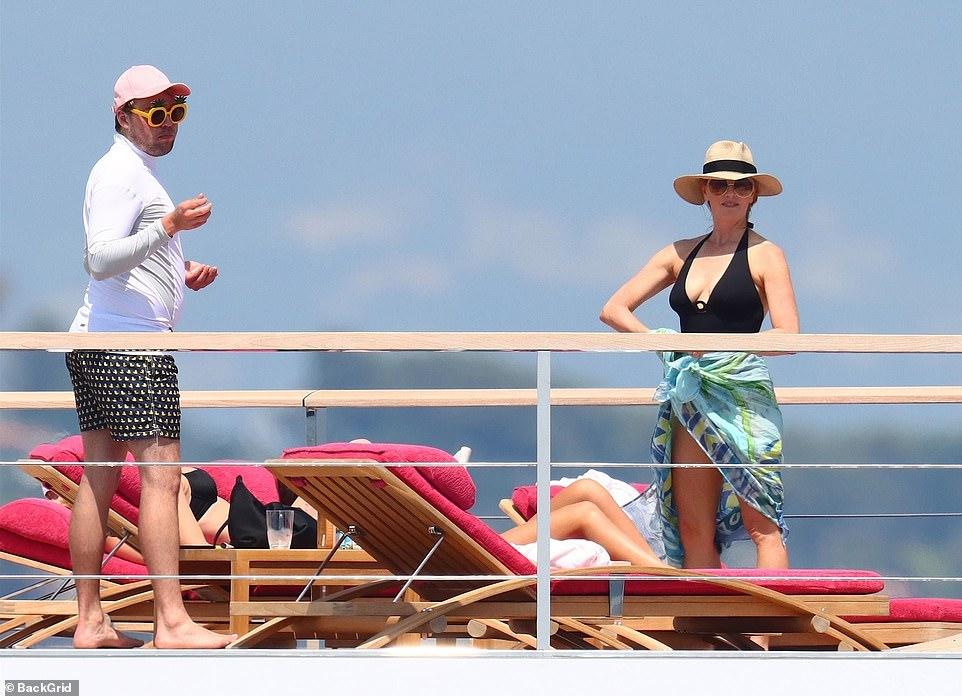 裸捐250亿美元揭露富豪最大的阴谋,乔布斯遗孀裸捐250亿美元给谁