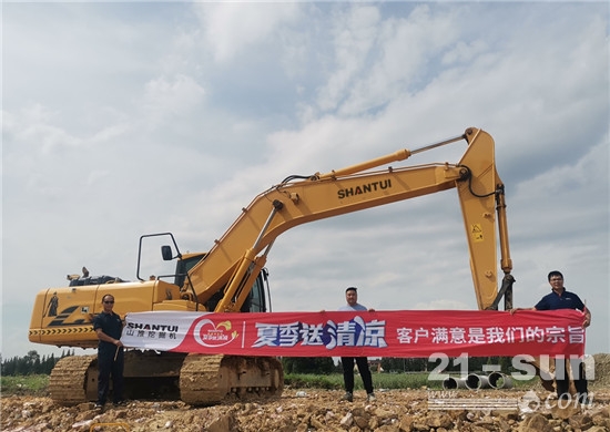 入行18年的他，对山推挖掘机一往情深