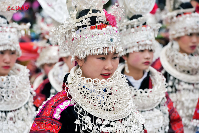 探访苗族银饰,苗族风情拨银饰