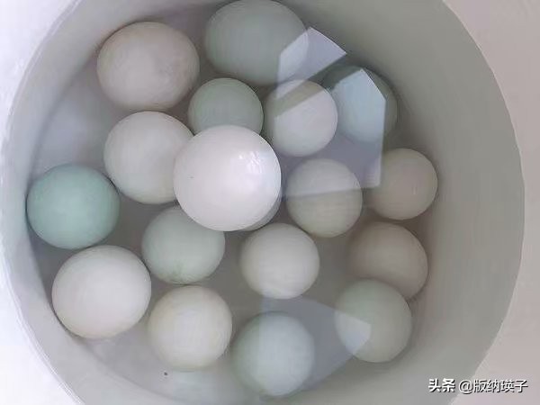 咸鸭蛋怎么腌制才能个个流油,咸鸭蛋怎么腌制才能起沙流油