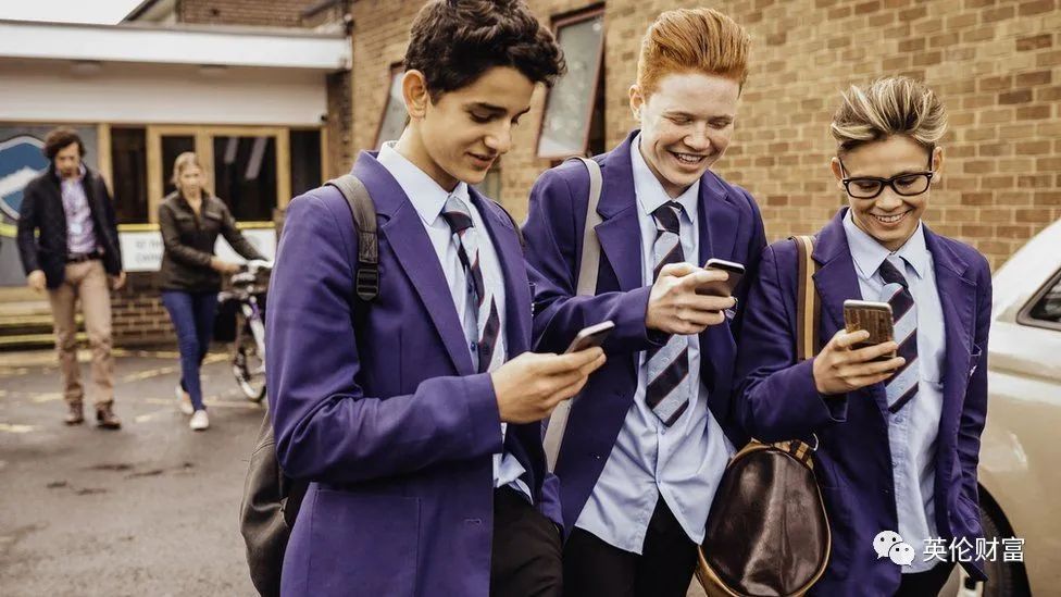 鑻卞浗绔嬫硶涓皬瀛︾敓绂佹鎵嬫満,鑻卞浗绔嬫硶瀛︾敓绂佺敤鎵嬫満