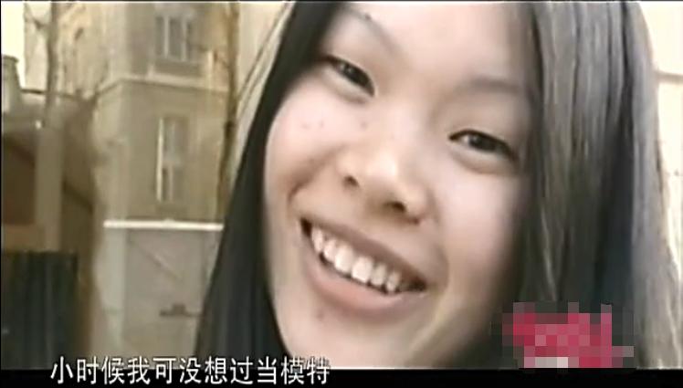 这个敢在客厅挂“*爱性**关系”画的妈妈,太飒了