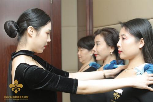 自然优雅金百合图片,金百合优雅学堂