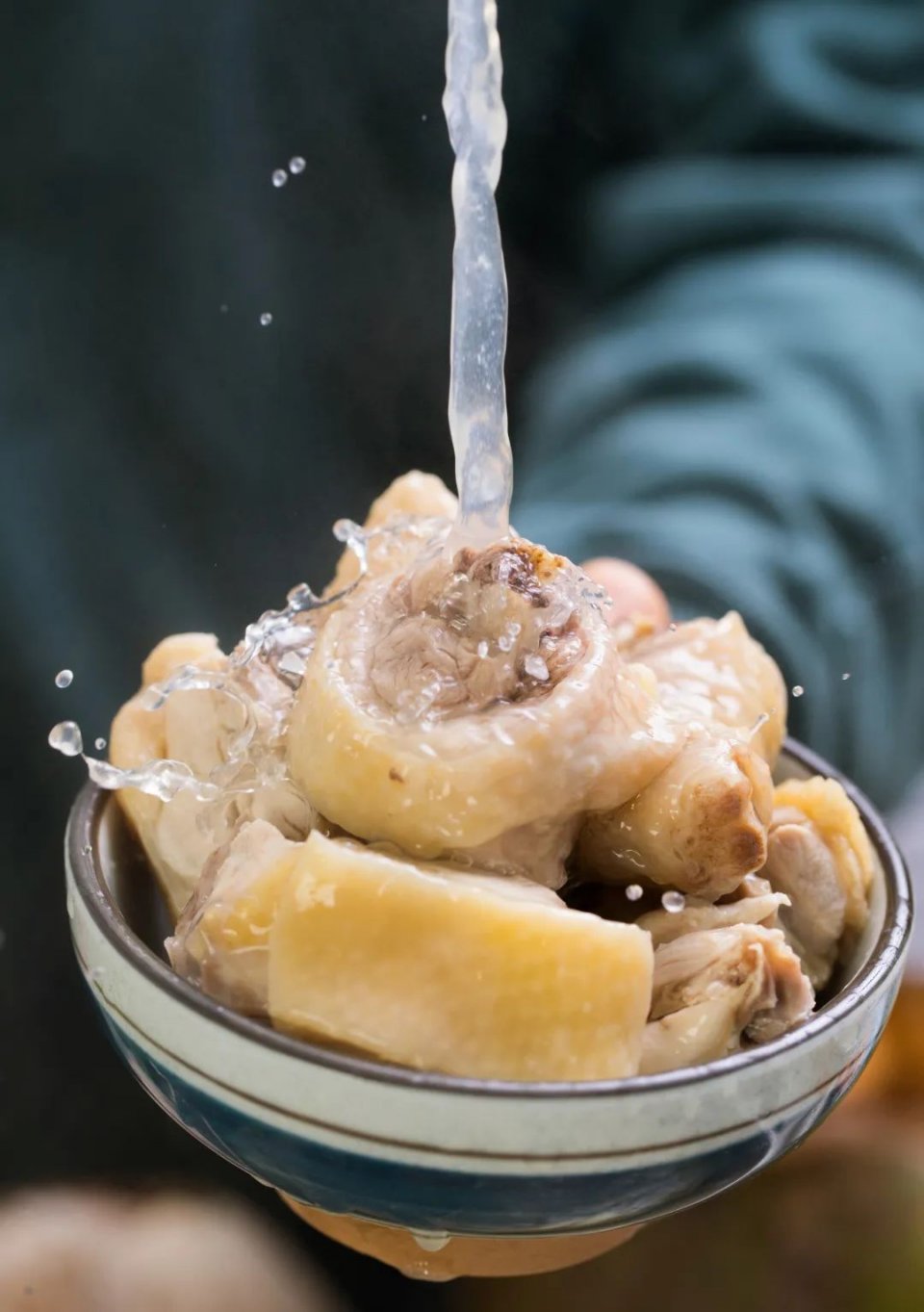 椰子鸡6个人一只鸡够吗,三个椰子原生态椰子鸡188套餐