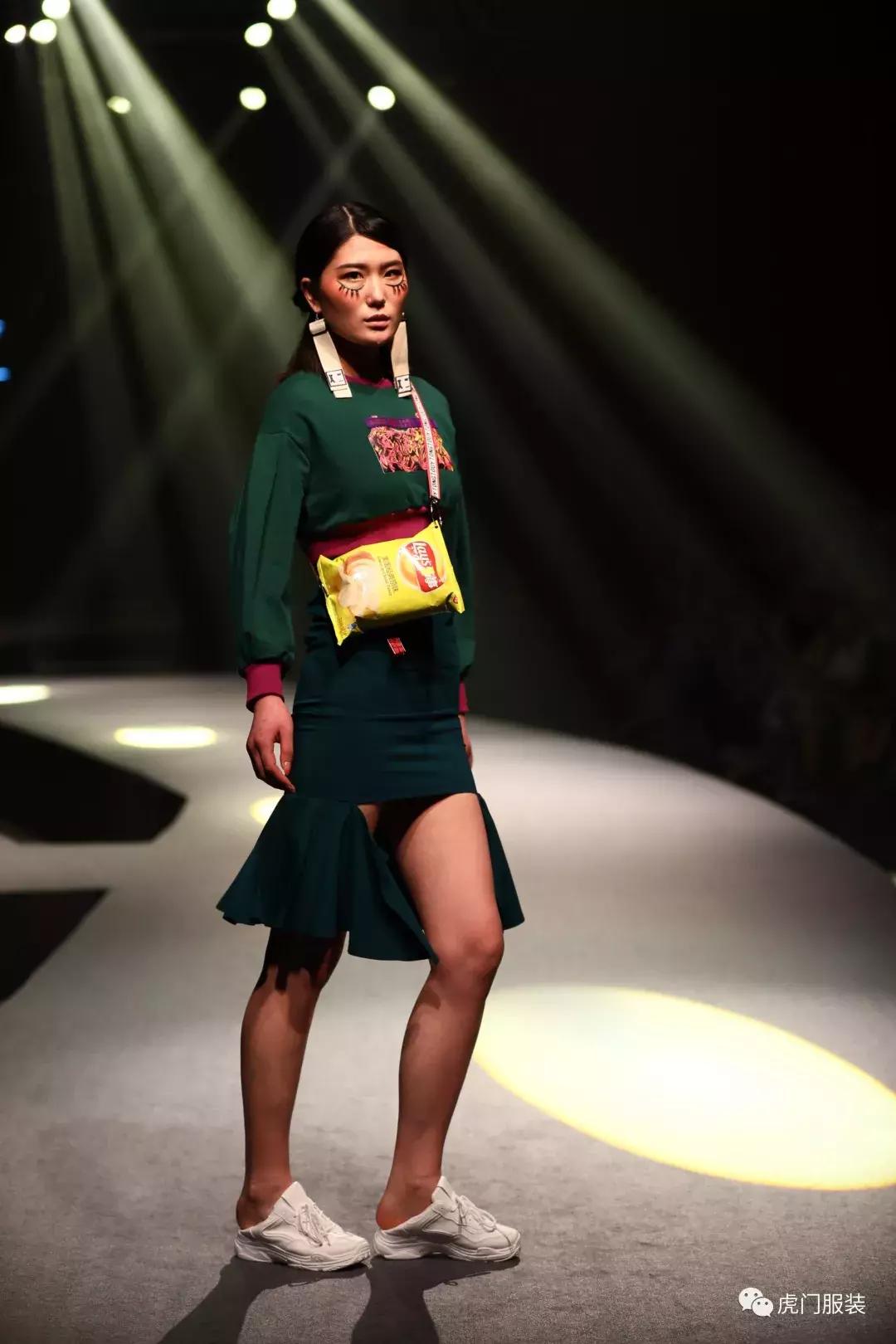 原创设计师品牌兆三发布会：“僵尸新娘”惊艳登场