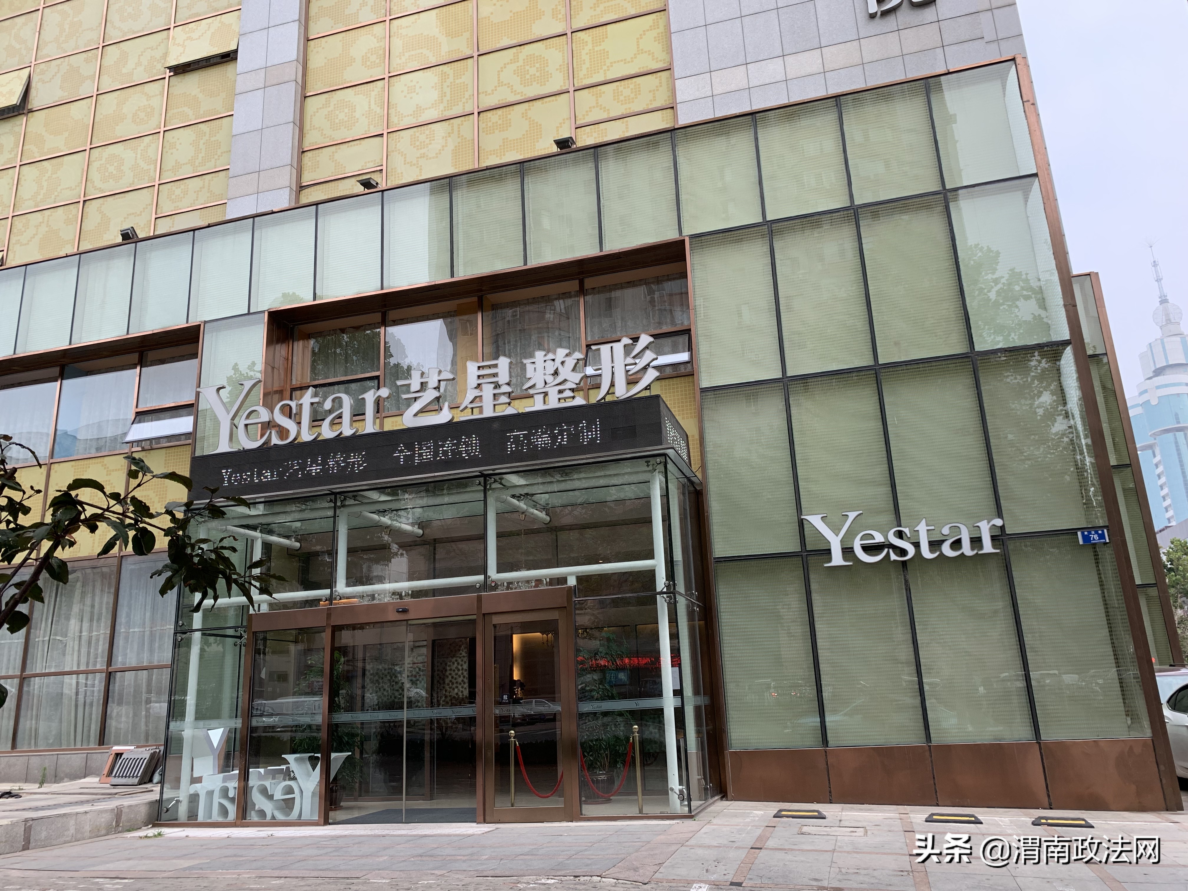 女子隆胸昏迷数月因麻醉失误,隆胸心脏骤停最近事件