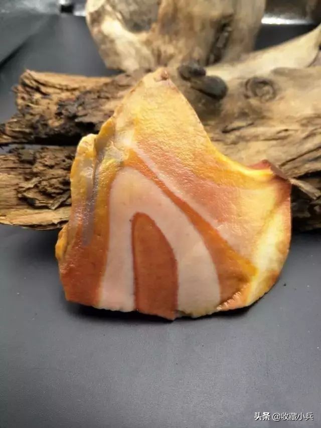 沙漠漆戈壁石图片,沙漠戈壁彩石