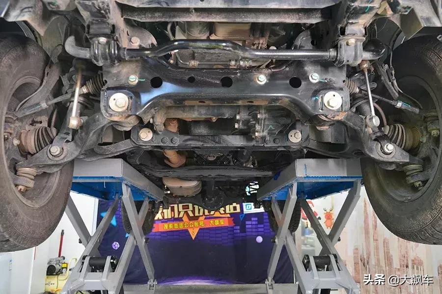 除了锈还漏油,防护不到位,还想出门去越野?