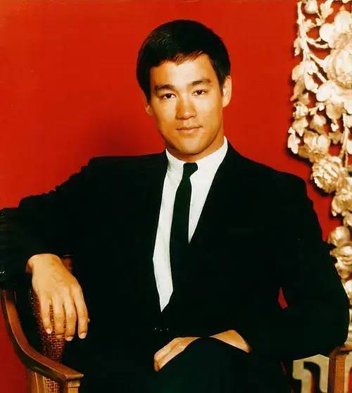 香港十大武打明星李小龙,香港武打明星成龙李连杰甄子丹