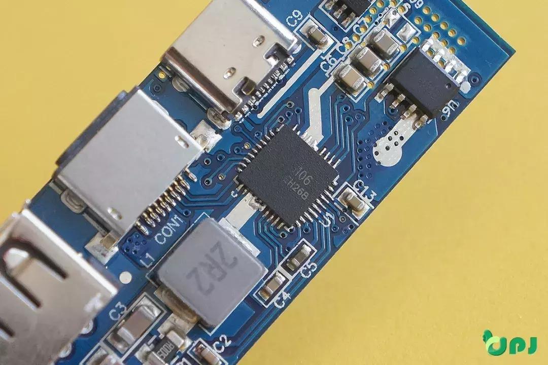 飞毛腿快充移动电源,飞毛腿充电宝m101拆解