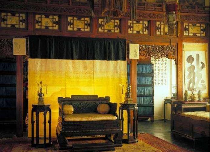 清宫3吨重“龙床”现身莆田,专家要求上交,收藏者开价5个亿