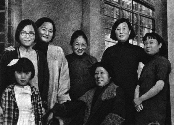 她高居副国级干部，去世后，却没有留下一分钱的遗产