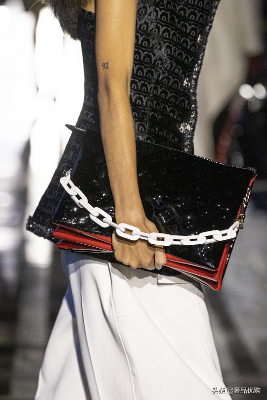 lv新包大全套都是包含什么,lv新包