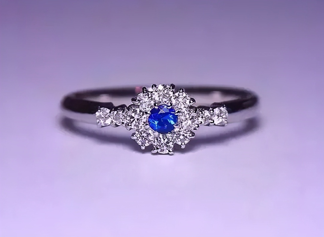 宝石切尔西蓝色妖姬,蓝色妖姬珠宝值钱吗