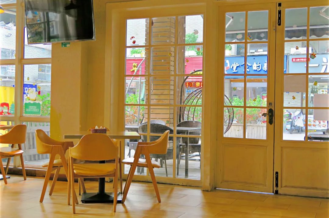 学生时代勾你馋虫的街边店，你和它上一次见面隔了几年？