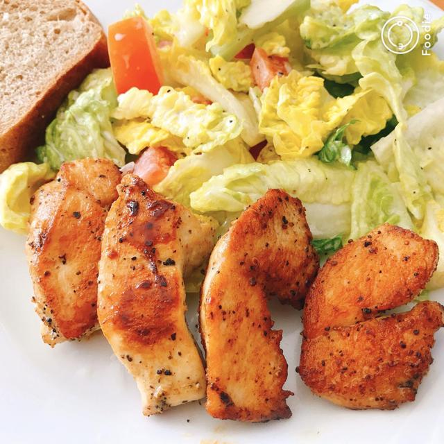 煎鸡胸肉怎么做都发柴?切肉是关键,教你一招怎么烹饪都肉质嫩