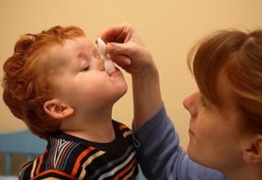 小孩不肯吃药怎么喂药,孩子不吃药怎么正确引导