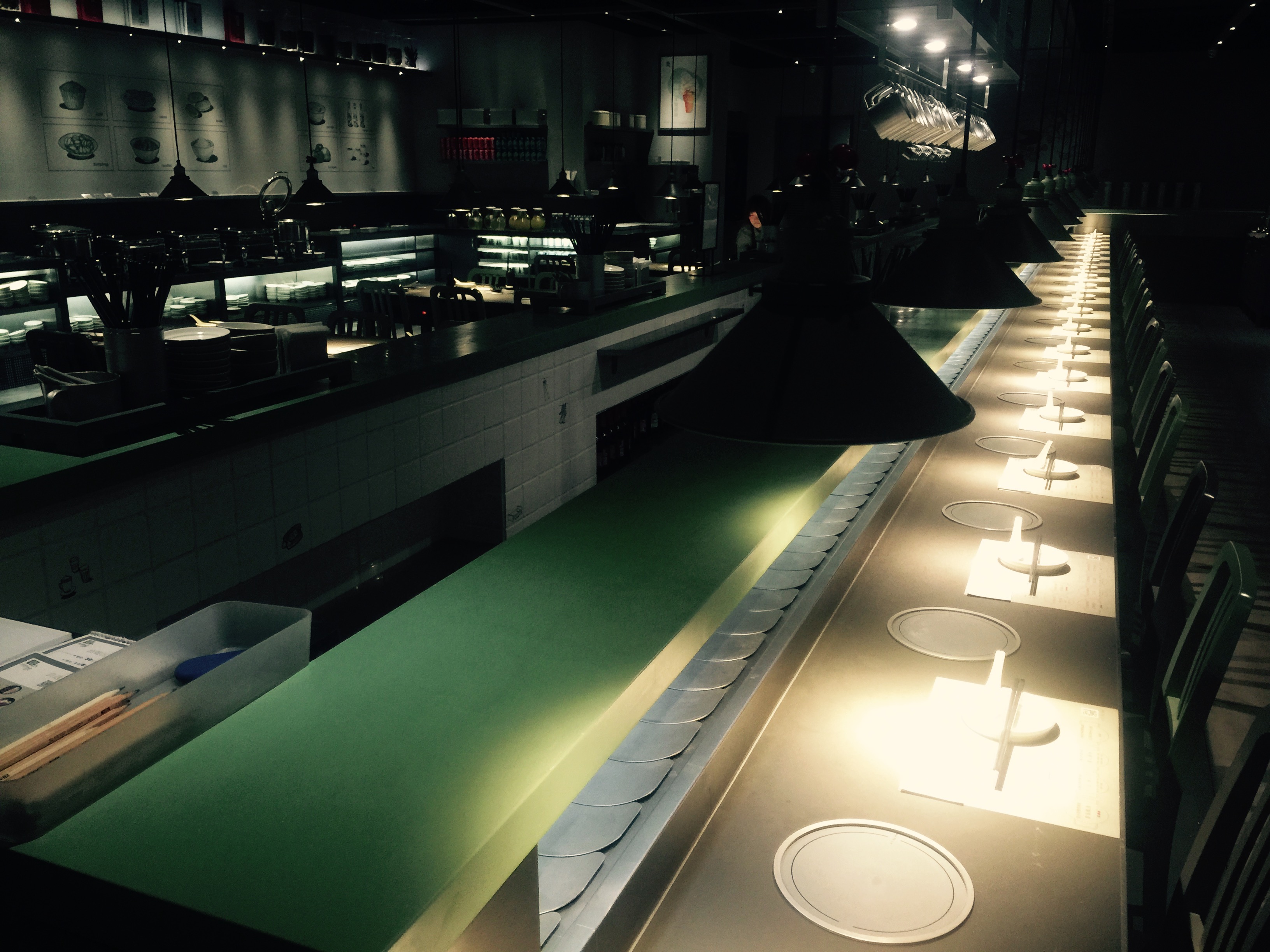 回转火锅机器是怎么制作的,旋转小火锅机器怎么安装