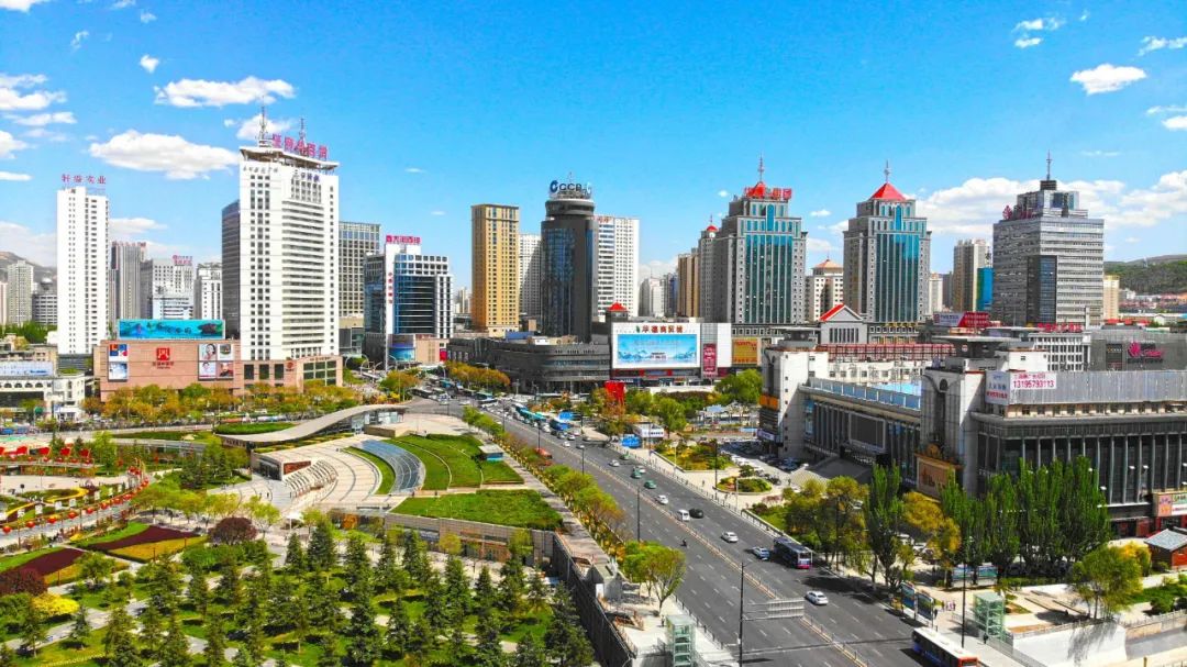 西宁的房价和物价高不高,生活在西宁一个月2000元够吗