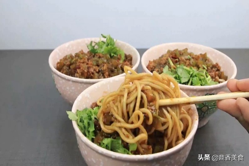 做炸酱面时会遇到什么问题,做炸酱面要过冷水不