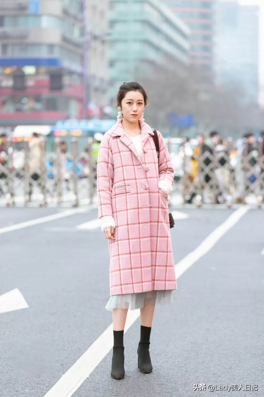 简单又高级的衣服搭配,轻薄气质衣服怎么搭配好看