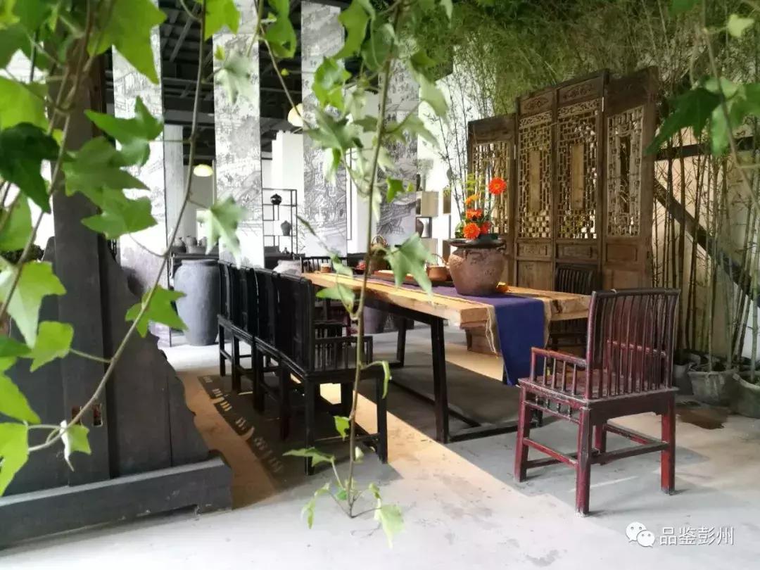 走遍中国的“寻鞋哥”来了!这回居然换上“军乐造”