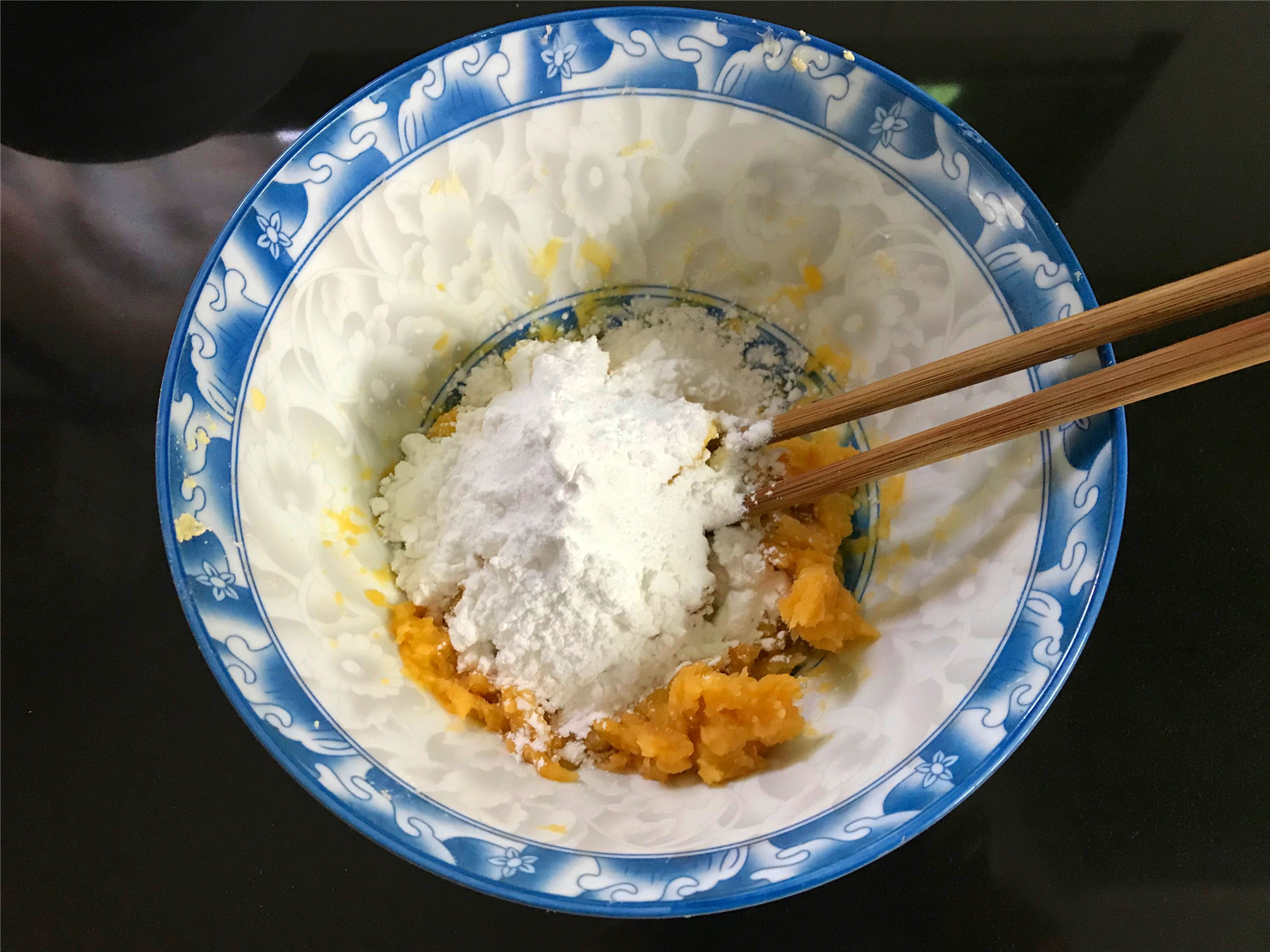 做芋圆的时候揉不成团太黏手,做芋圆不成形是什么原因