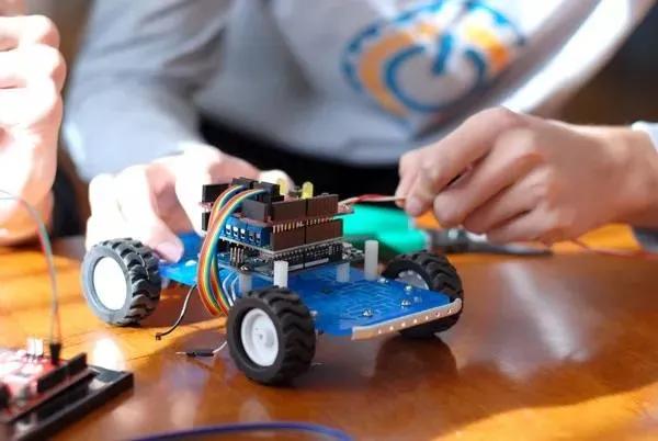 学好编程语数外都不愁,语数英编程现在哪个重要点