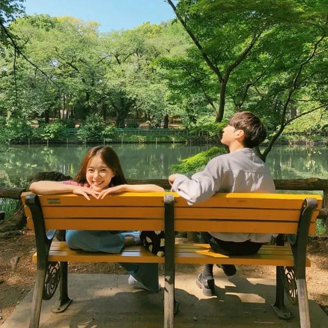 情侣必看！让人看了直呼好想谈恋爱的情侣穿搭和拍照技巧