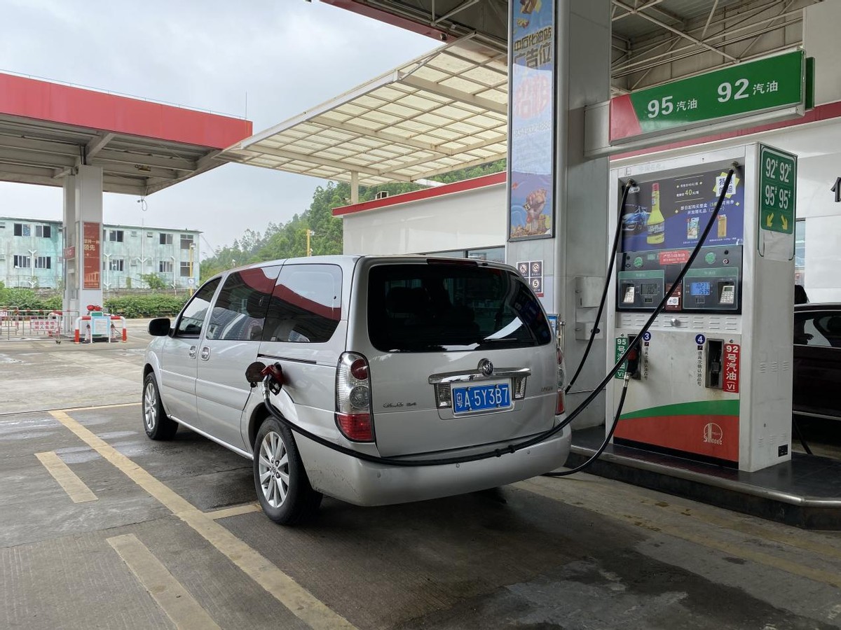 跟别克gl8很像的商务车,最新款别克gl8的性能和评价