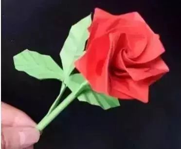 银杏叶手工花贴画幼儿园简单,彩色皱纹纸怎么做手工花幼儿园