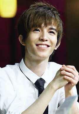 舆论群殴、观众嫌弃、质疑代笔,韩寒和郭敬明谁的黑料更胜一筹