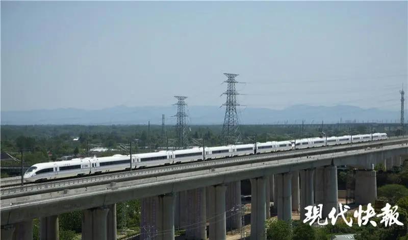 国内开通的第一条高铁,中国已开通的连接国外的铁路