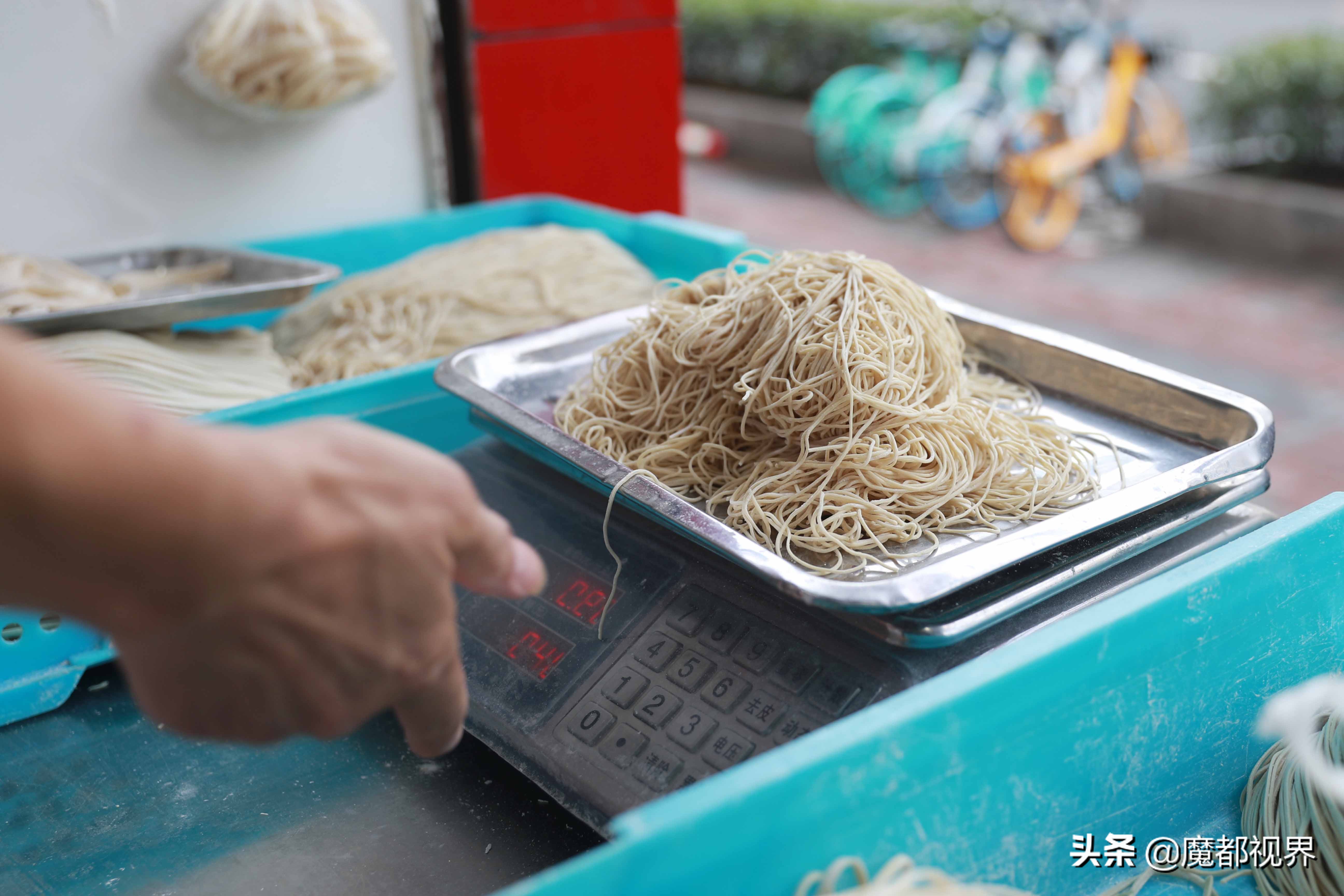 合肥路华良切面店现在搬到哪里,华良切面店老店新开味道怎样