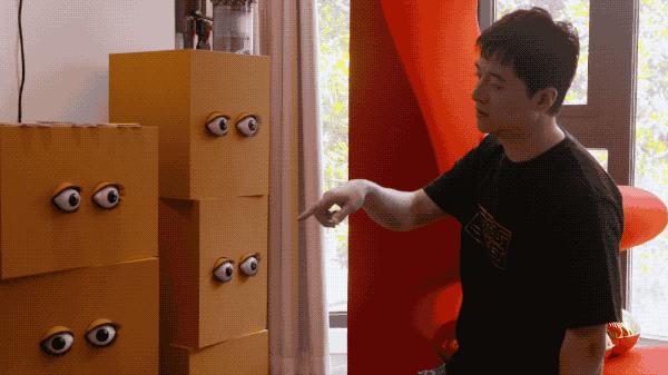 小伙花千万买车,小伙花千万买的别墅