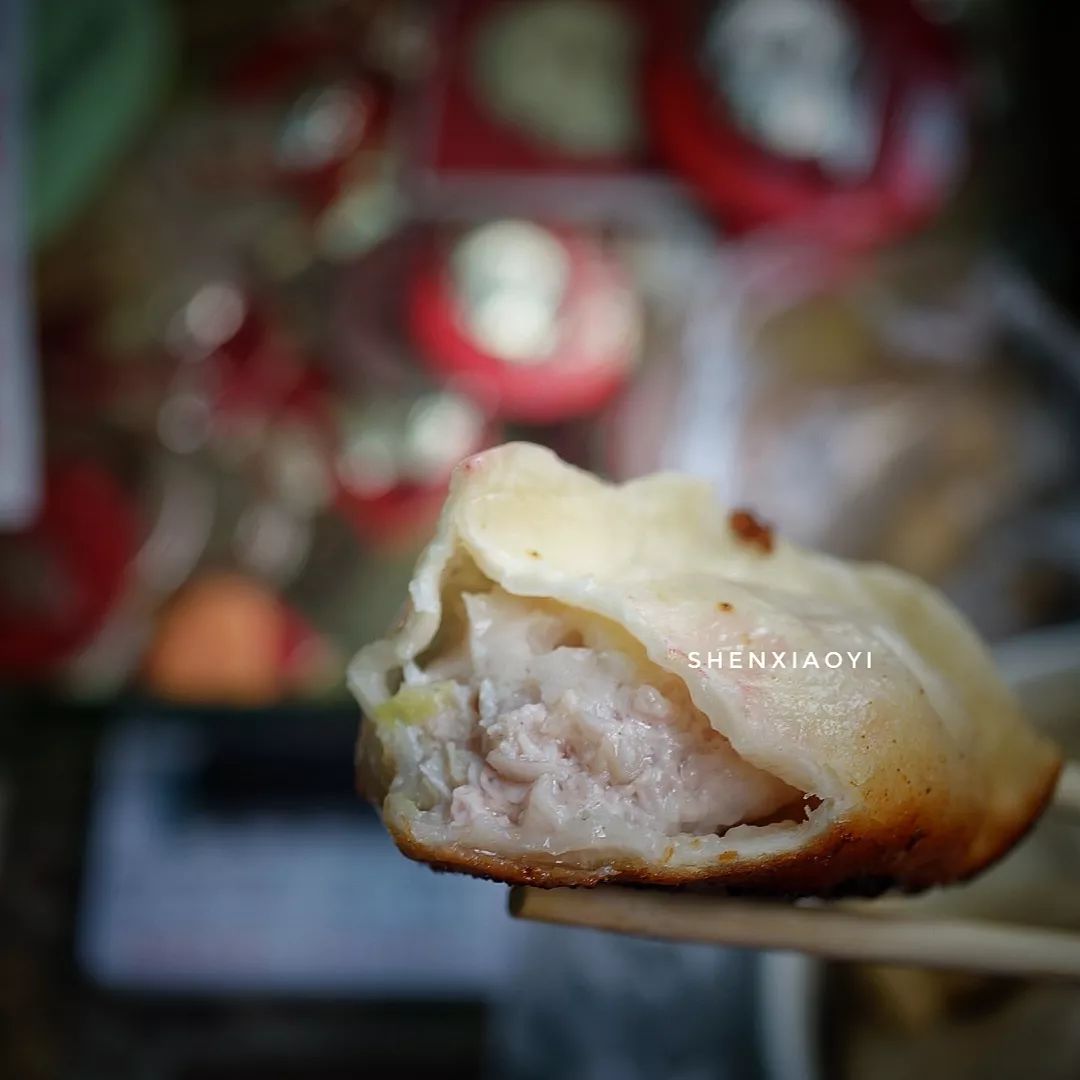 一上午走了1万步，探访5家人气爆棚的小店，不但吃撑还差点被人打