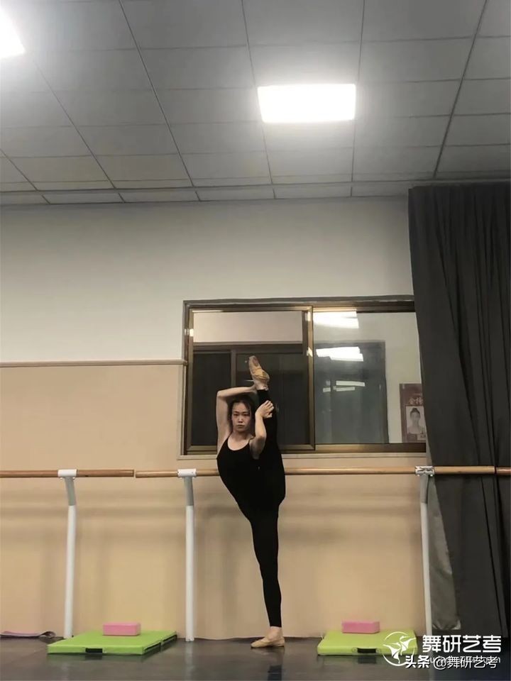 只有内心强大了才能冲破一切阻碍,只有自己内心强大才能不被伤害