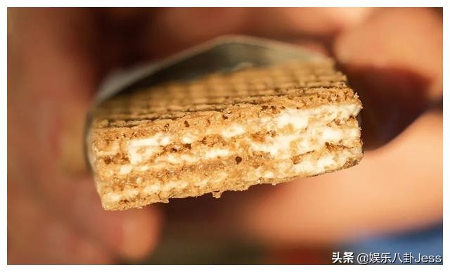 在李佳琦直播间买零食，是个划算的选择吗？