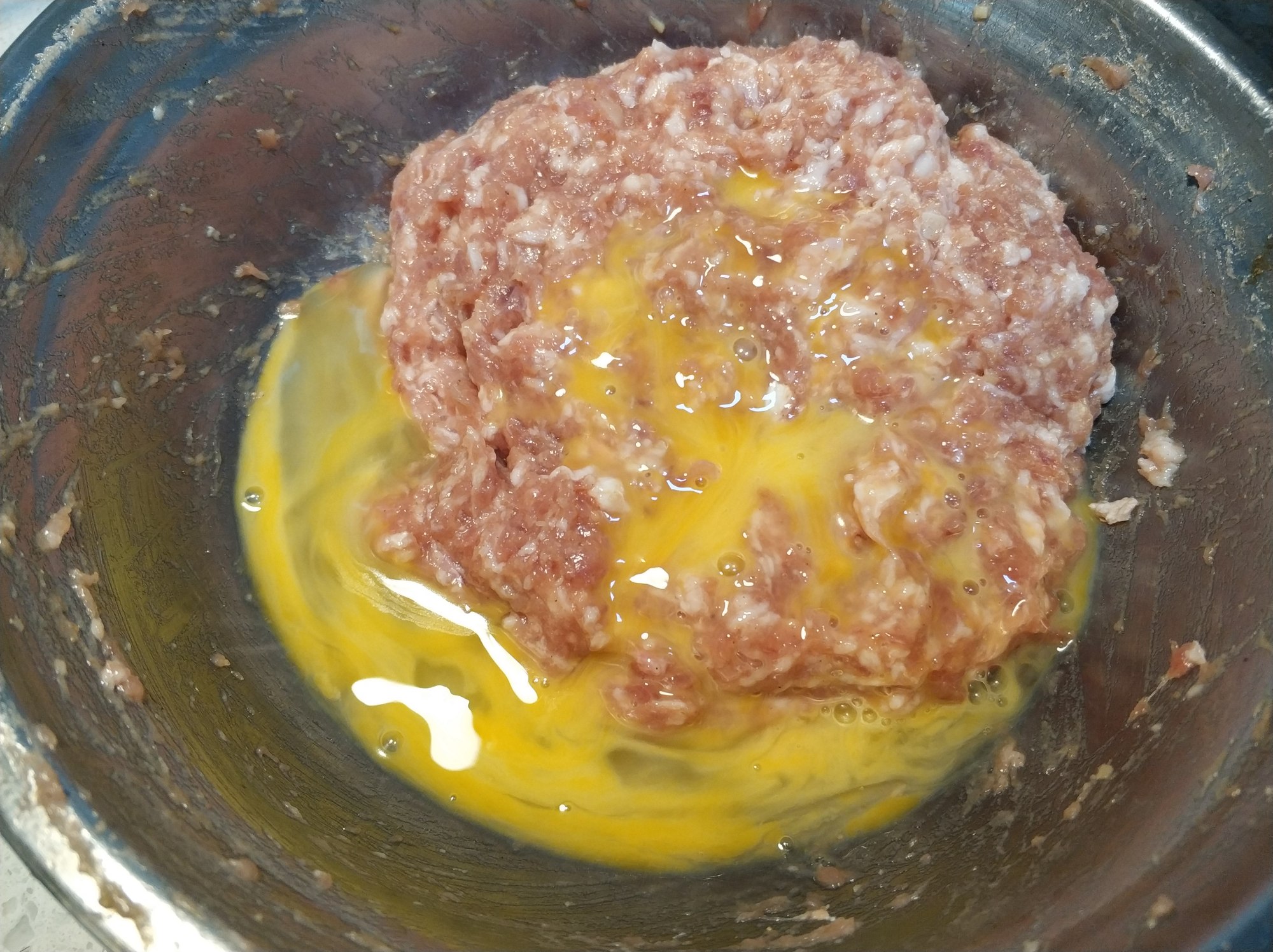 饺子馅放葱姜料汁,猪肉馅饺子流汁