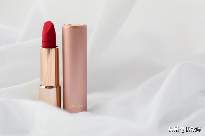 mac唇膏2022春季新品,阿玛尼挚爱唇膏201试色