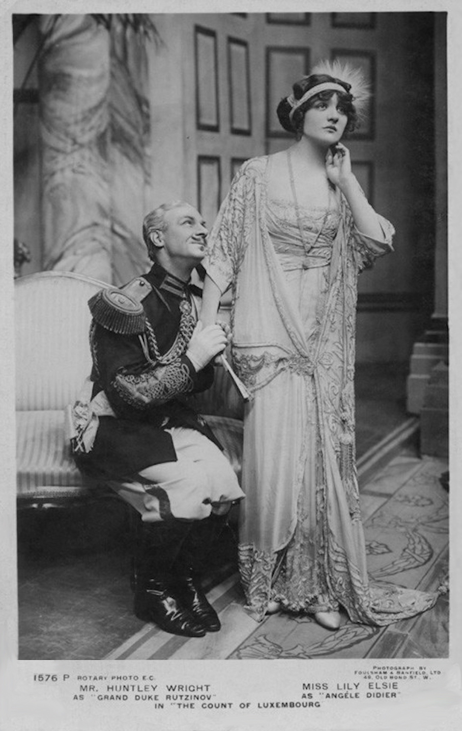 英国名伶莉莉·埃尔茜与爱德华时代服饰嬗变