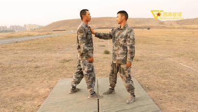 琚姄鍖呮悶绗慻if,琚搾鎷夸綇濡備綍鍙嶅嚮鎼炵瑧