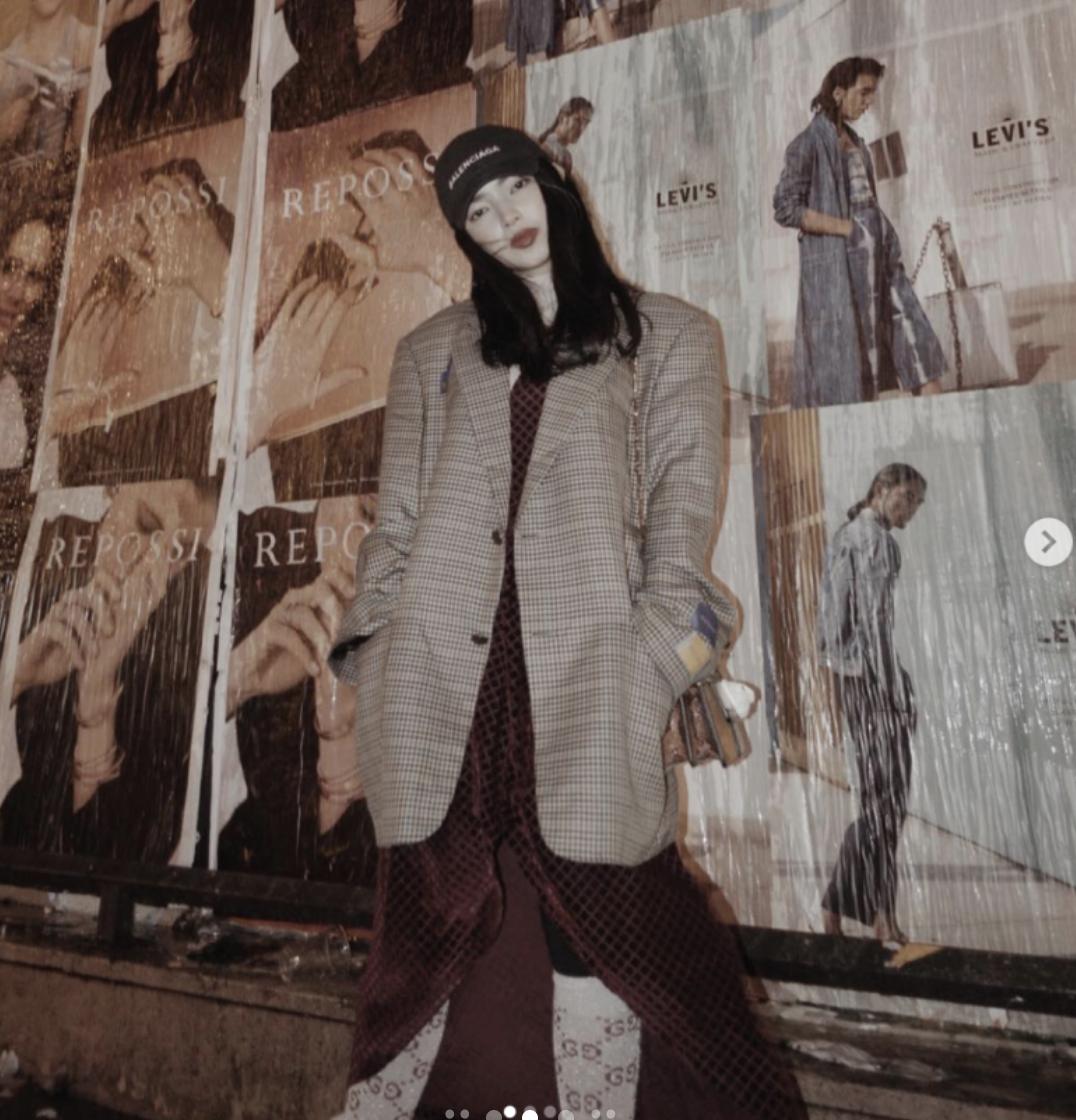 宋慧乔穿黑色v领,35岁宋慧乔穿搭