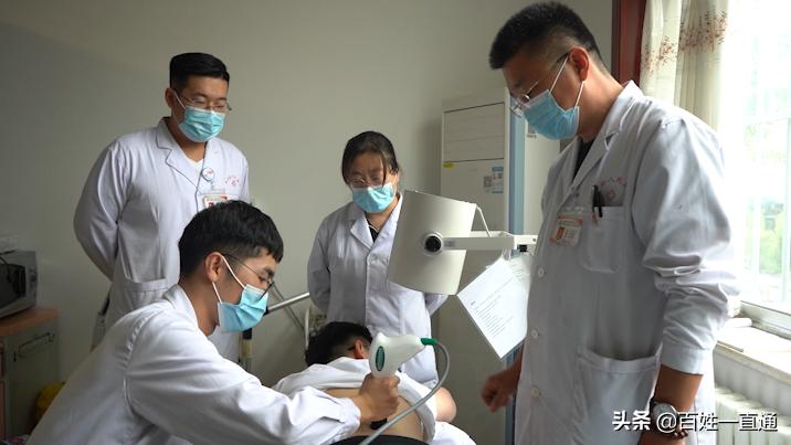 送医送药上门守护人民健康,威海送医护人员回家